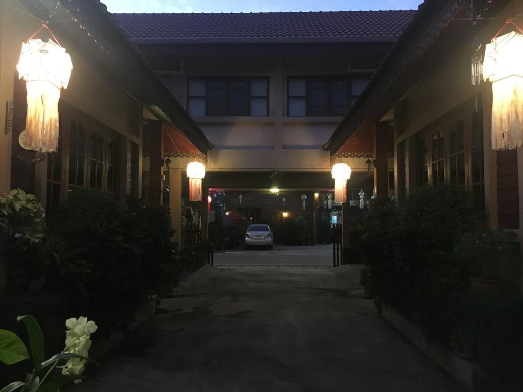 Chok-Wasana Guest House Mae Sariang Exterior foto